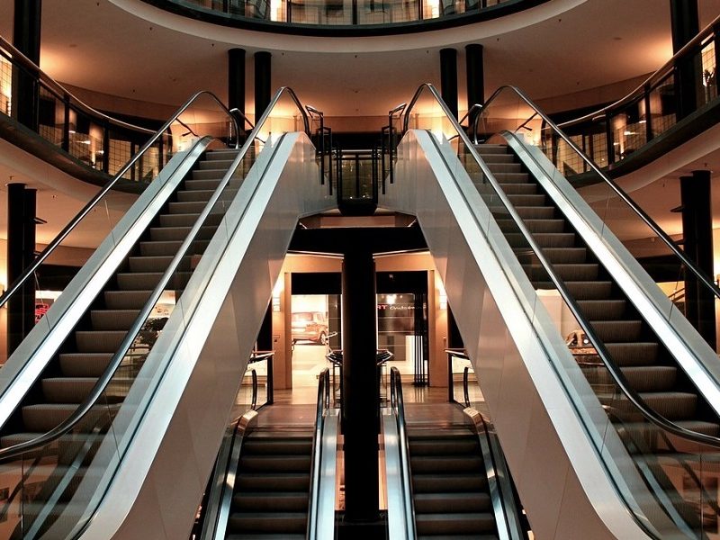 In 2018 retailers will look to innovative store concepts, Blockchain and supply chain transformation