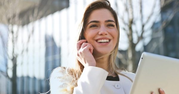 blog_businesswoman-call-career-789822