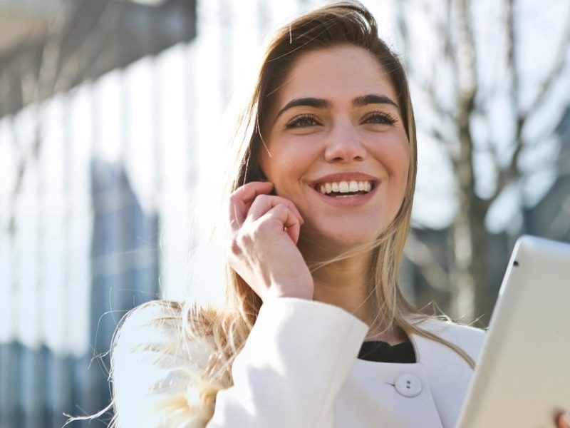 blog_businesswoman-call-career-789822